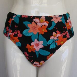 New CUPSHE Cynthia Bikini Bottom, 0X, Black, Coral-pink floral, Plus Swimwear